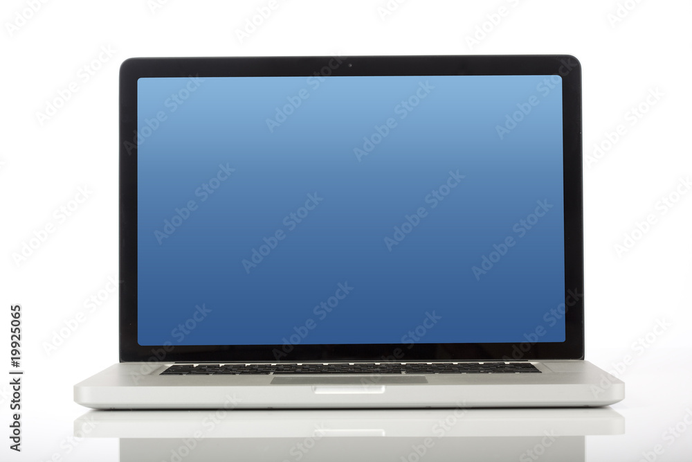 ordinateur portable ouvert