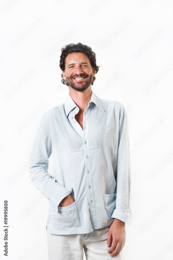 hombre feliz sonriendo hombre feliz sonriendo
