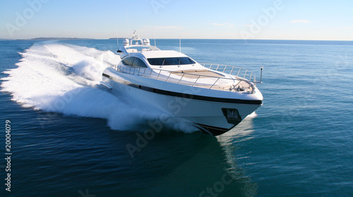 Photo yacht en méditerranée
