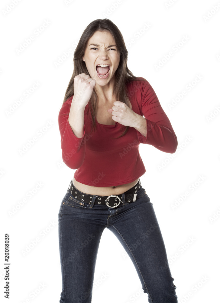 jeune femme poussant un cri défense poings jeune femme poussant un cri défense poings