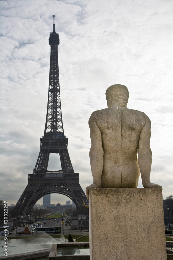 Statue at Trocadero - Paris