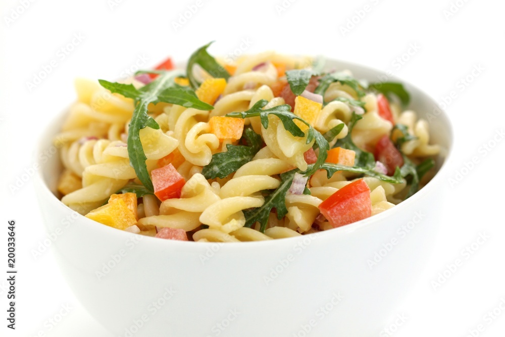 Nudelsalat mit Paprika, Rucola und Tomate Nudelsalat mit Paprika, Rucola und Tomate