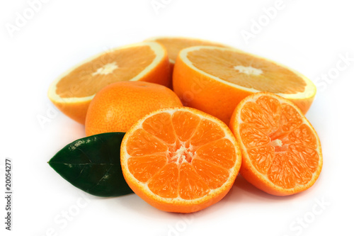Fototapeta Naklejka Na Ścianę i Meble -  Sliced oranges isolated