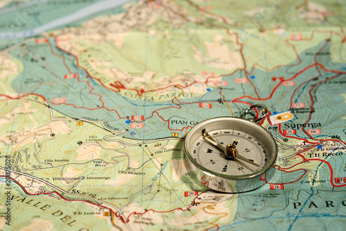 Compass on a map © Diego Barbieri