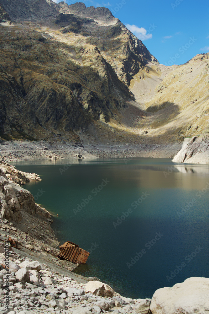 Obraz premium lago in montagna alta