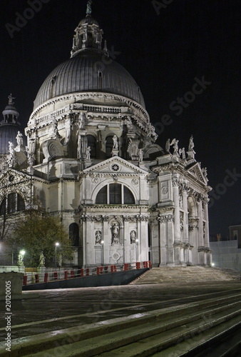 Basilique Santa Maria della Salute de nuit - Venise, Italie