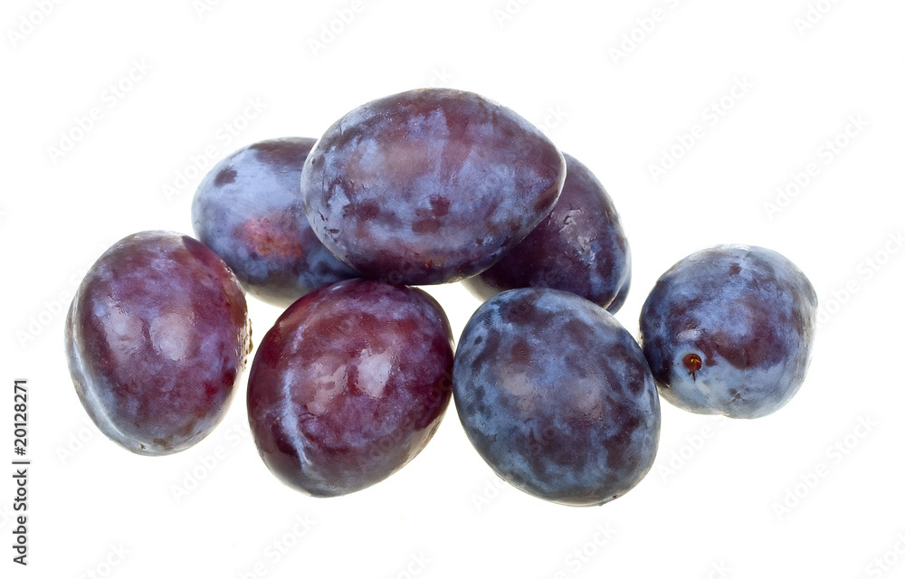 Obraz premium Fresh natural plums isolated on white