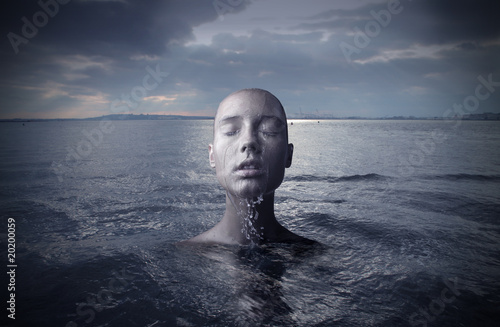 Woman in the water Fototapet