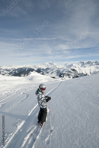 Enfant au ski, Areches, Savoie, Beaufortain, France photo