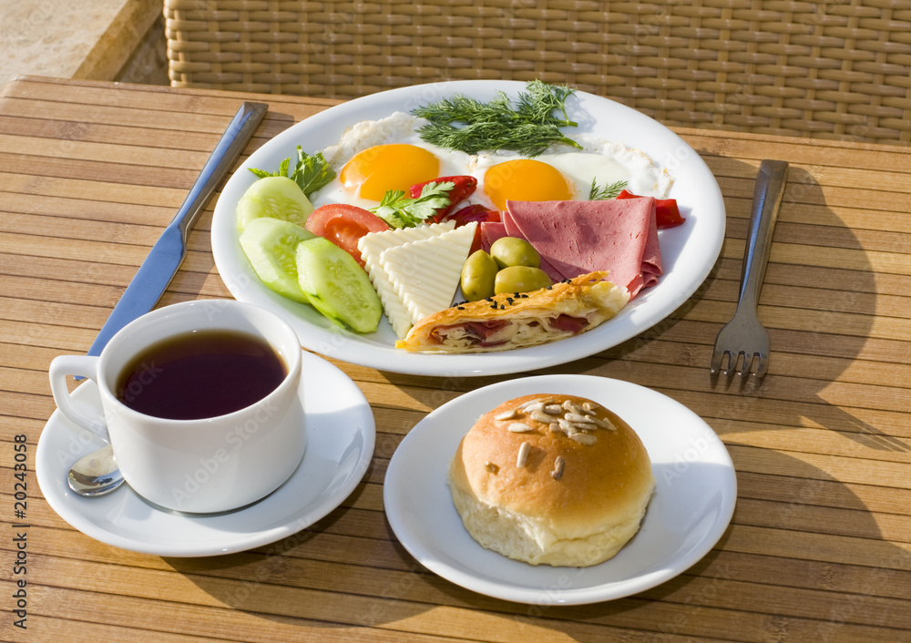 Served breakfast Served breakfast