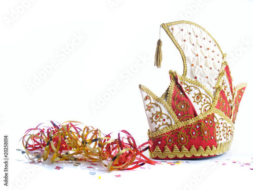 german jesters hat and party blower