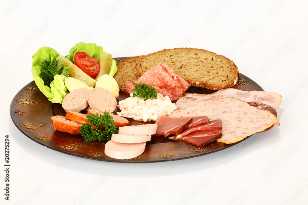 Wurstteller mit frischem Brot Wurstteller mit frischem Brot