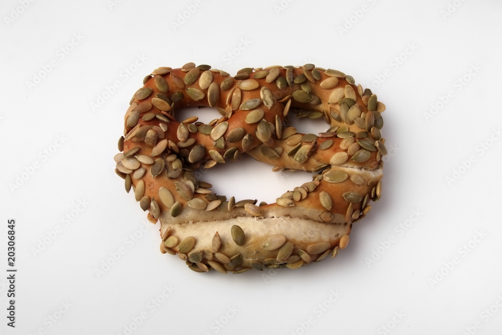 laugenbrezel mit kürbiskernen laugenbrezel mit kürbiskernen