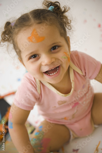 Portrait D Un Bebe Qui Joue Avec De La Peinture Stock Photo Adobe Stock Portrait D Un Bebe Qui Joue Avec De La Peinture Stock Photo Adobe Stock