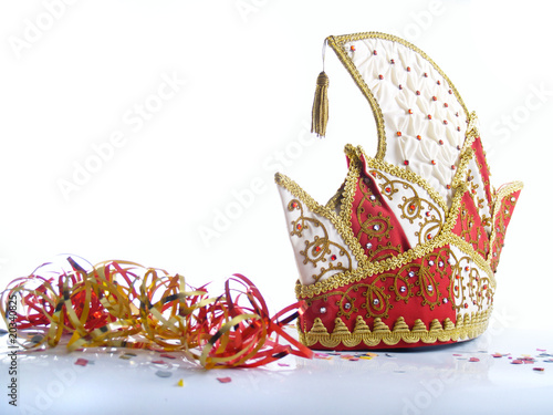 german jesters hat and party blower