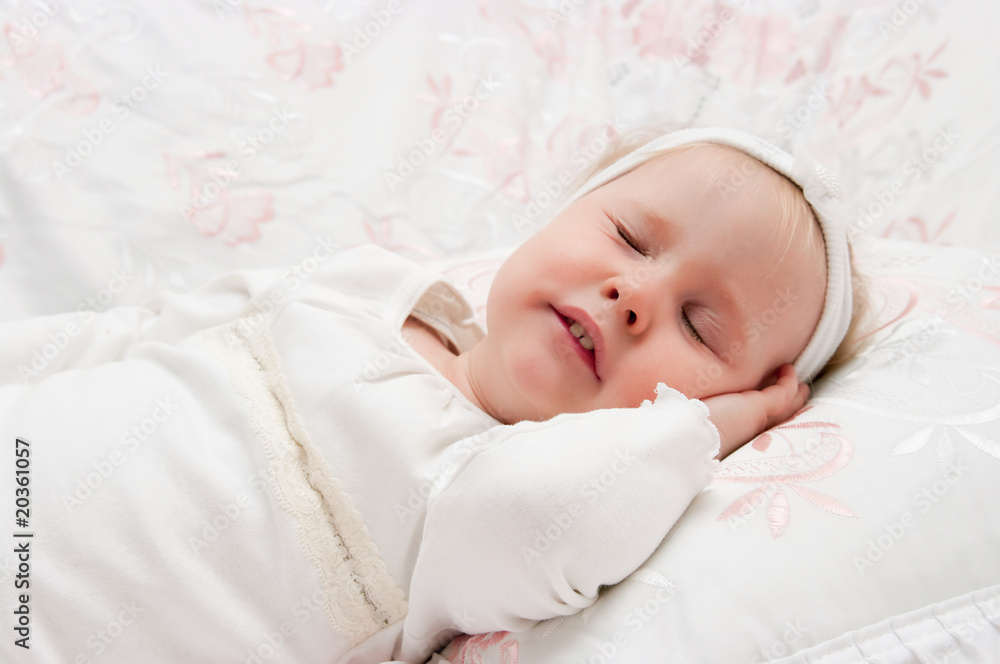 The little girl to go to bed The little girl to go to bed