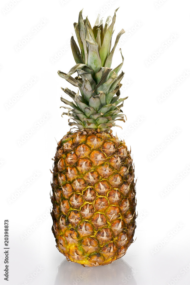 Fototapeta premium Whole Pineapple isolated on white background
