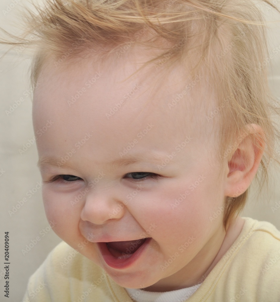 bébé riant bébé riant