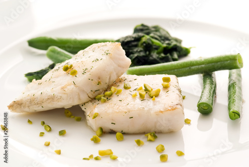 Naklejka Barramundi mit Gemüse