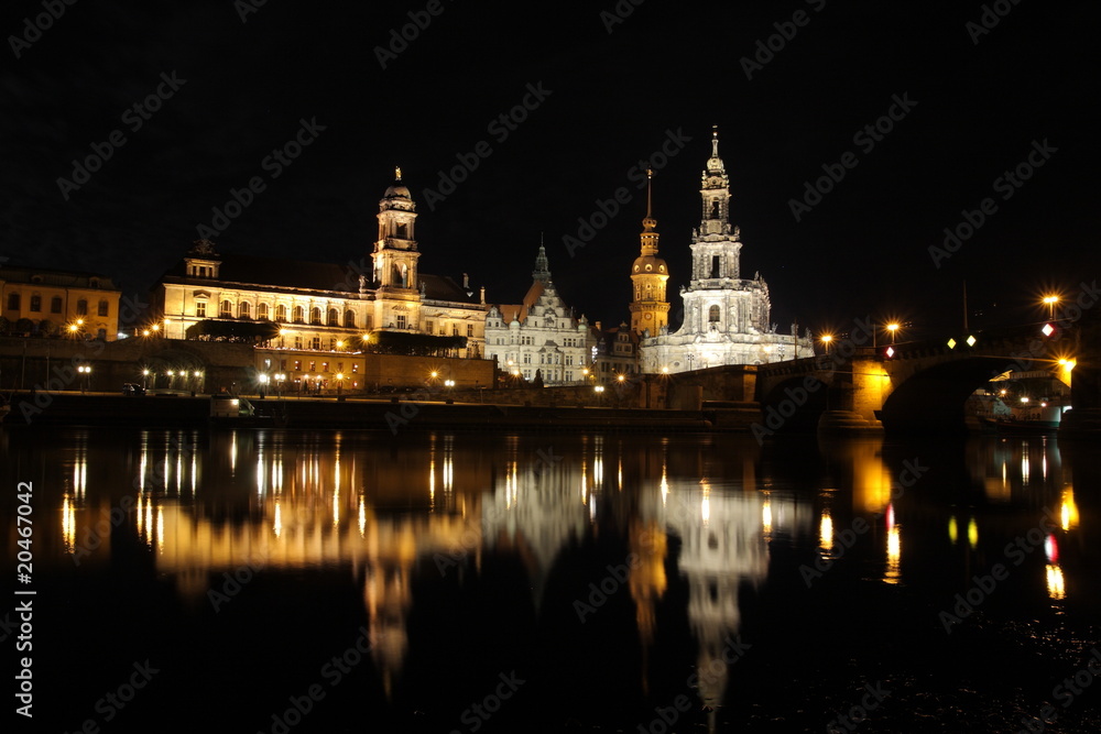 Fototapeta premium Dresden at night