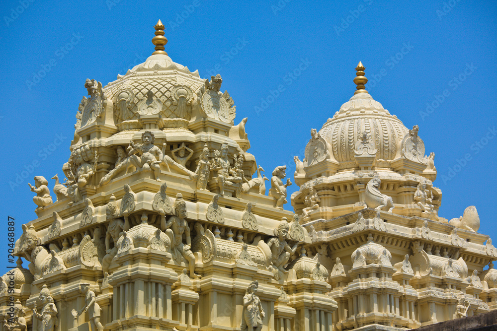 Fototapeta premium Gopuram (tower) of Hindu temple