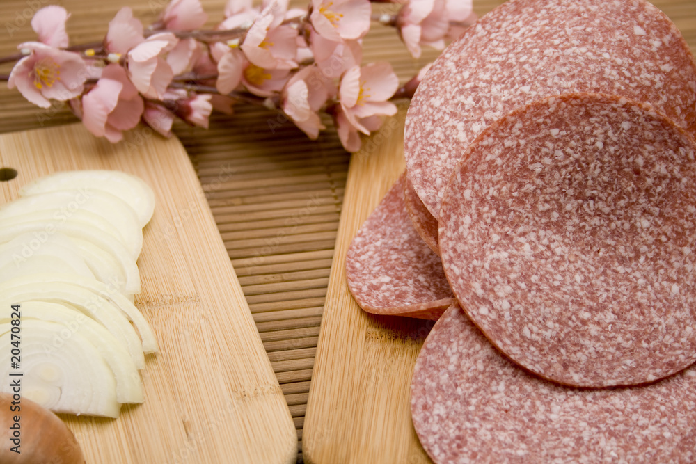 Salami und Zwiebel Salami und Zwiebel