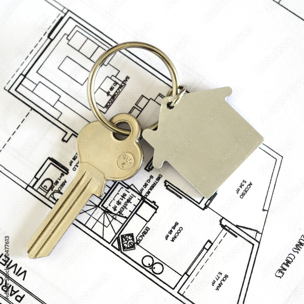 Fototapeta premium Llaves y planos de vivienda