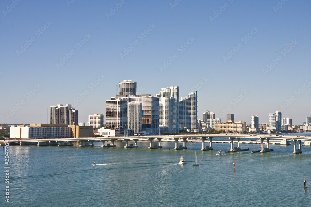 Fototapeta premium Bridge and Boats in Biscayne Bay