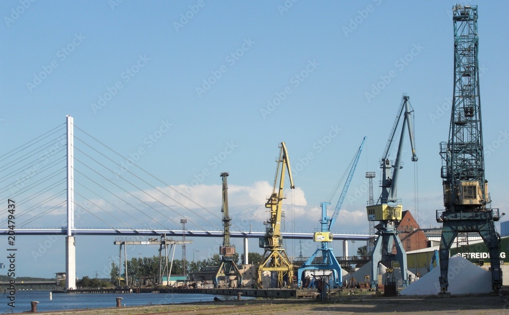 Stralsund, Hafenansicht mit Rügenbrücke Stralsund, Hafenansicht mit Rügenbrücke