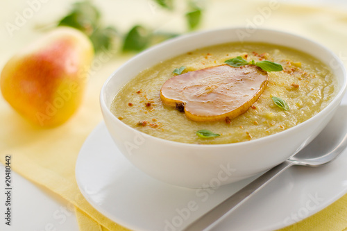 parsnip cream soup with pear and curry