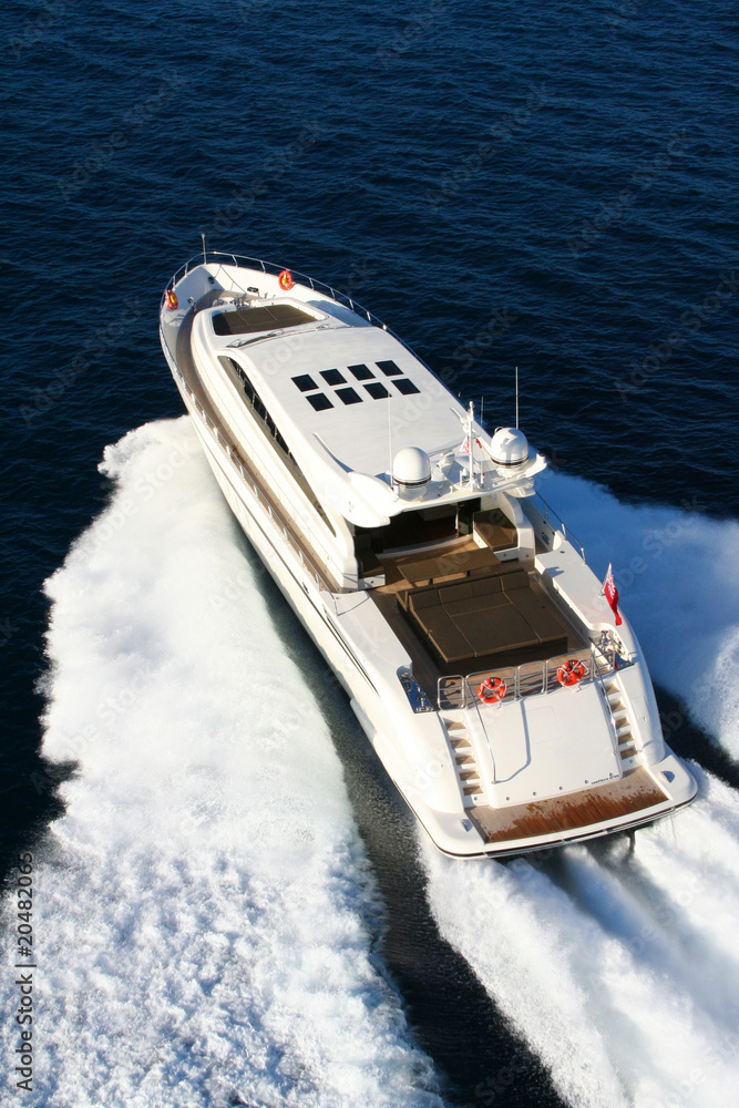Naklejka premium yacht en baie de cannes