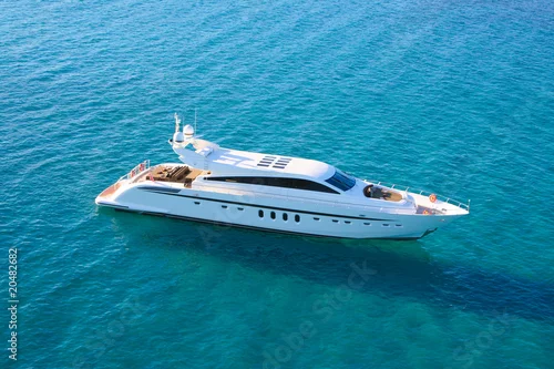 Obraz jacht w zatoce cannes