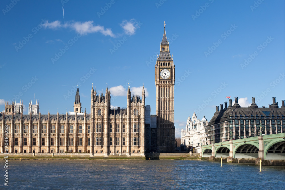 Obraz premium The Big Ben , the Houses of Parliament and Westminster Bridge in
