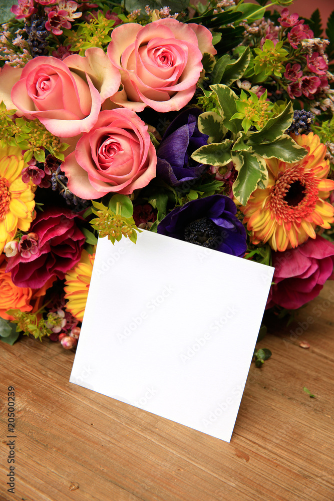 Obraz premium Blumenstrauß mit Zettel