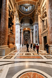 intérieur basilique saint Pierre de Rome San pietro Vatican