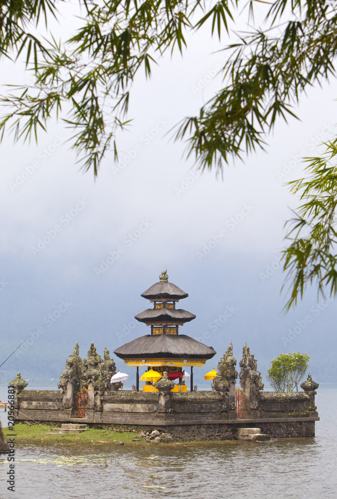 Fototapeta premium temple on lake Beratan, Bali,Indonesia
