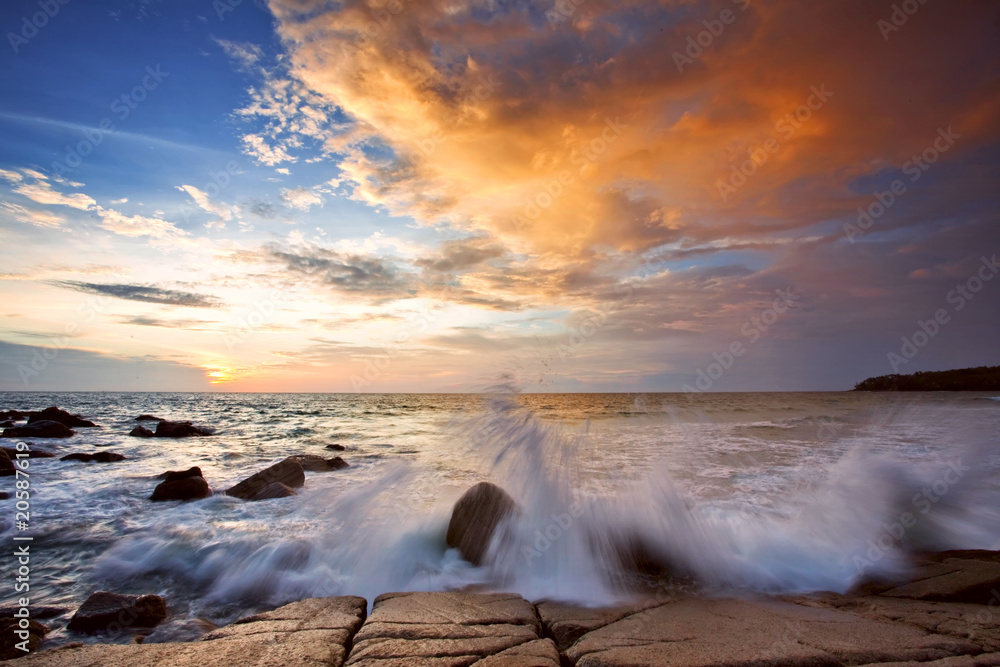 Fototapeta premium Tropical sunset on the beach. Thailand