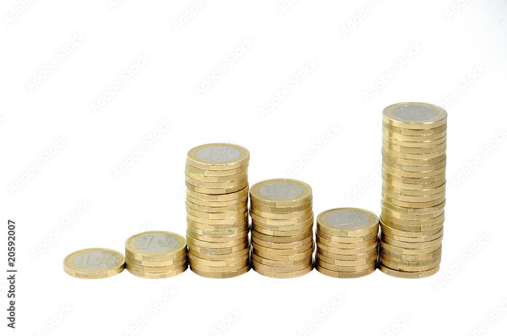 Monete da un Euro in salita e discesa isolate Monete da un Euro in salita e discesa isolate