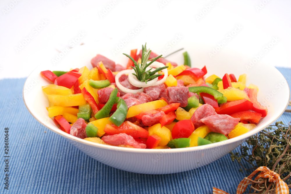 frisches Fleisch mit Paprika