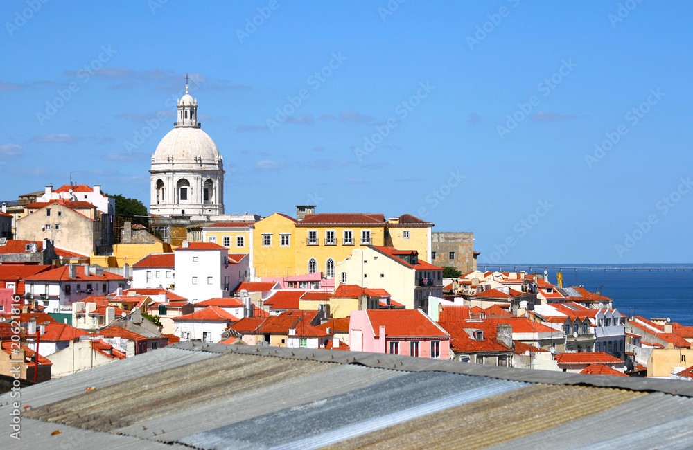 Fototapeta premium Classic panorama of Lisboa