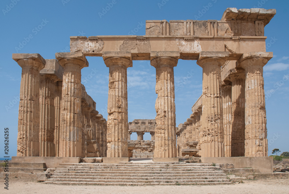 Hera's temple in Selinunte, Sicily, Italy