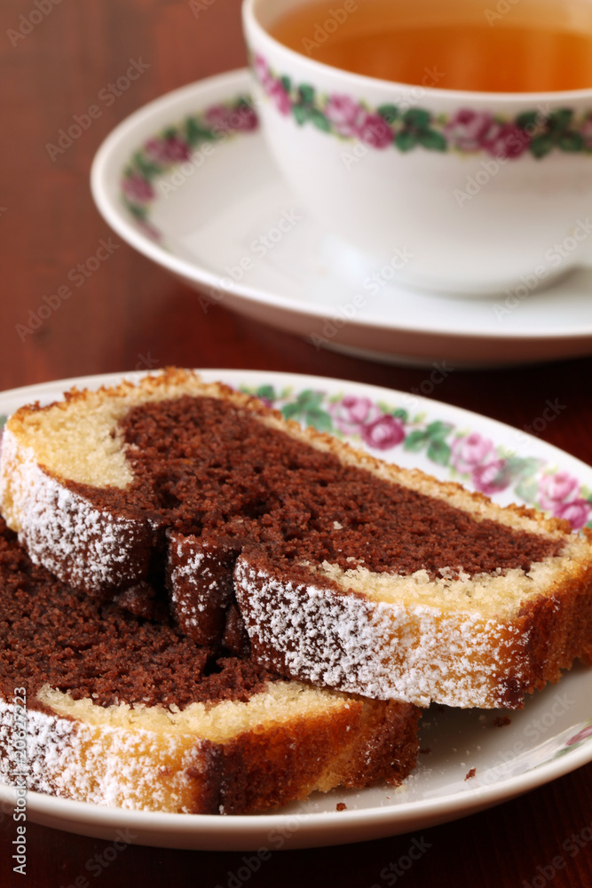 Marble cake with tea