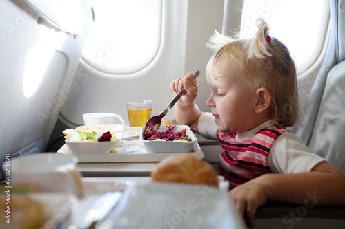 eating in the airplane