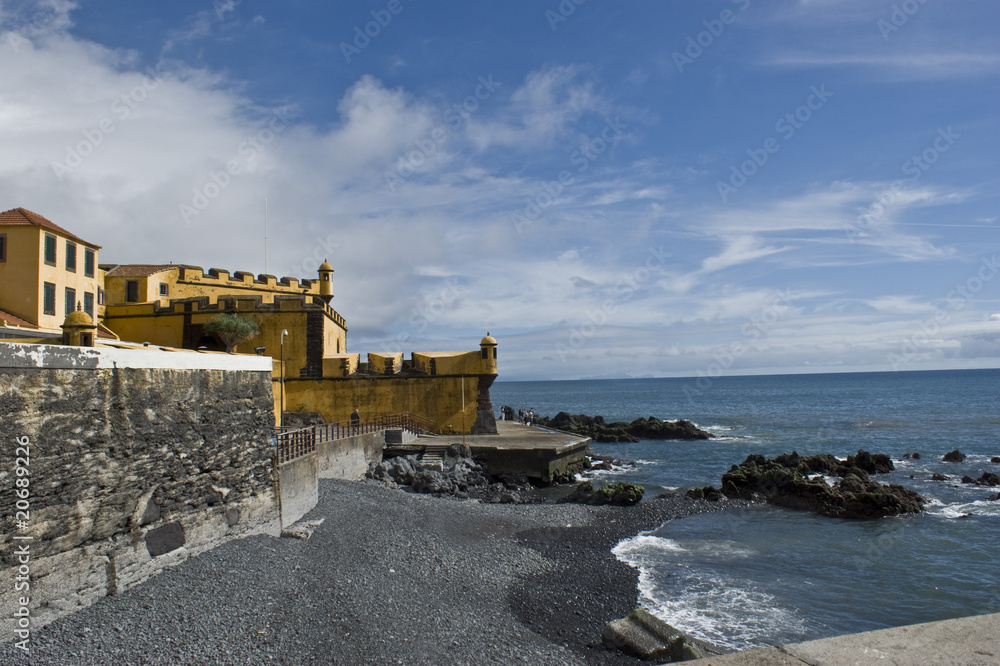 Funchal - Blick auf das Fort am Strand