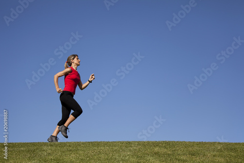 Running at the top of the hill © Helder Almeida