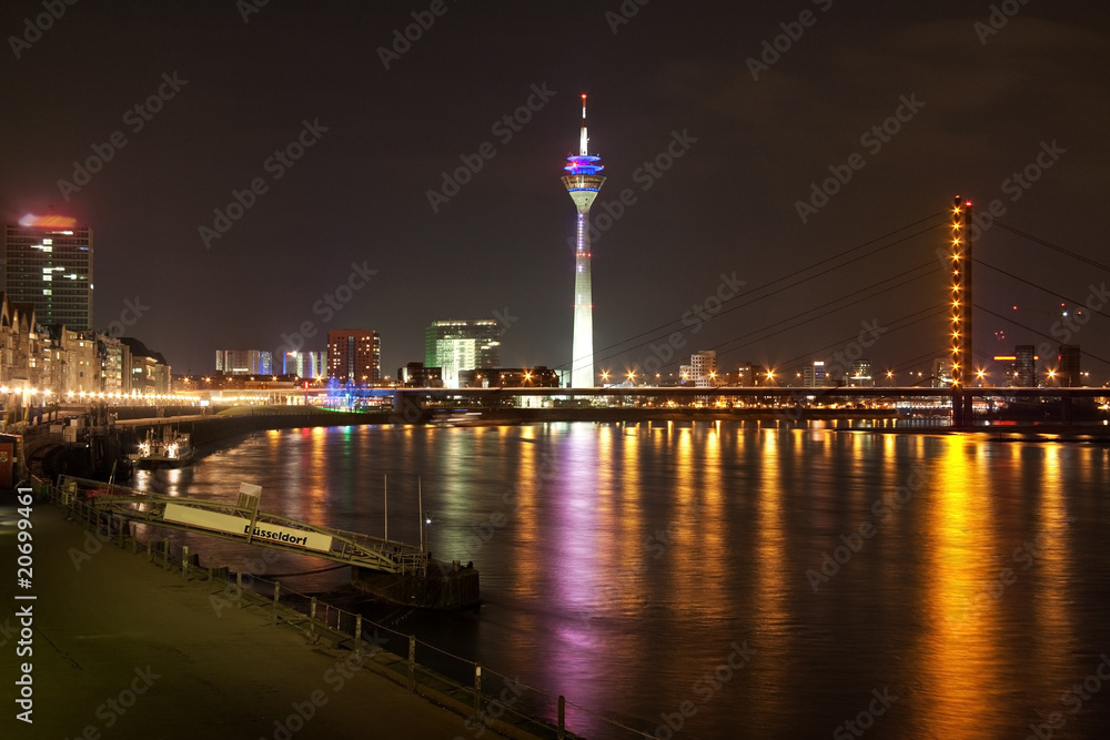 Nachts in Düsseldorf