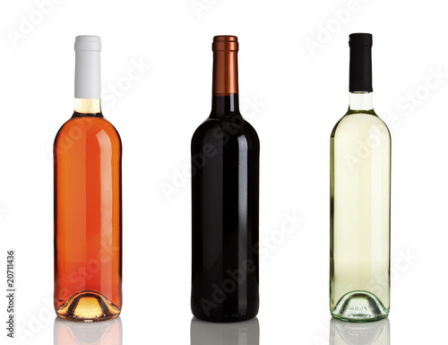 flaschen rotwein, roséwein, weißwein ohne etiketten
