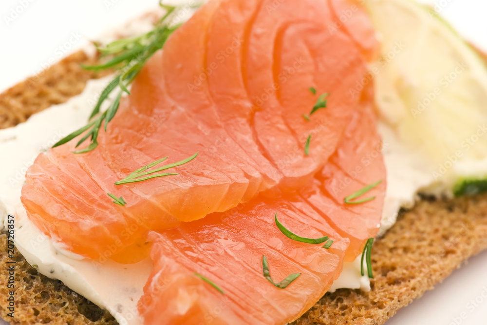 Lachs auf Knäckebrot