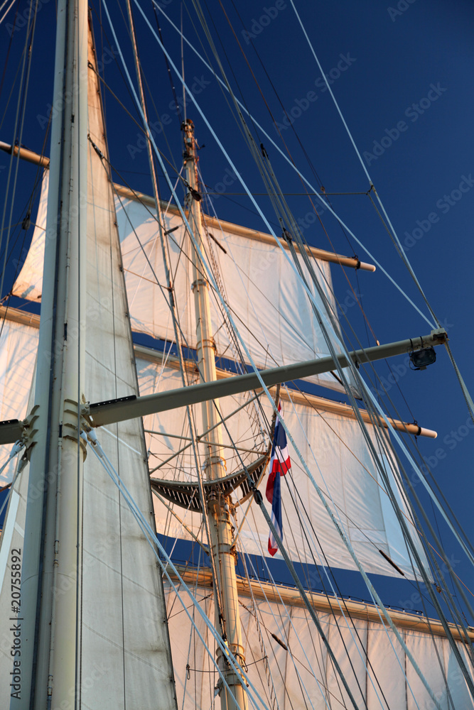 Obraz premium Masts and rigging