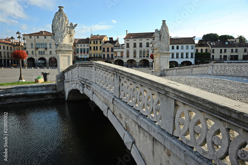 città e particolari 526 photo